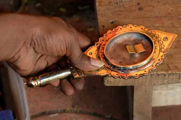 Aaranmula mirror