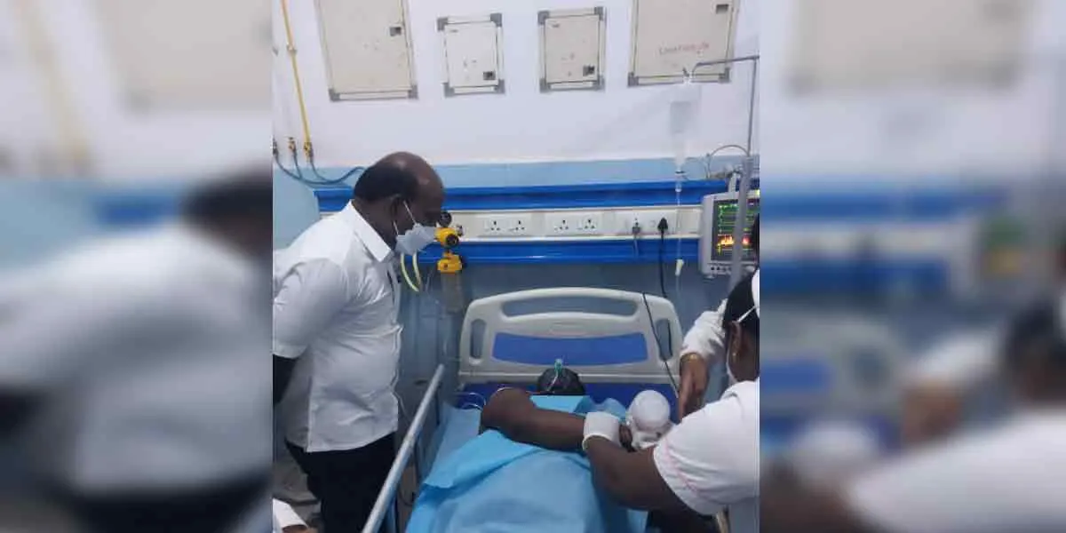 incident in front of the Chief Minister's house ... The Minister who went in person and inquired about his health