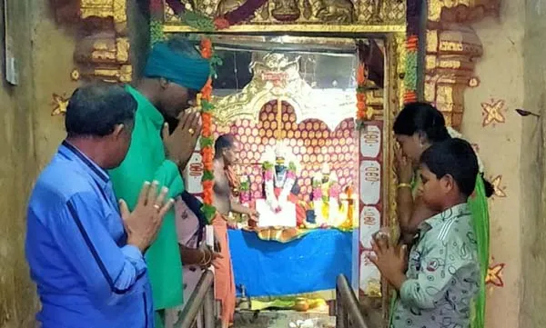  Periyavenmani - kovil - 