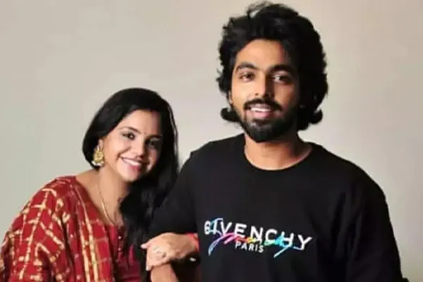 gv prakash saindhavi returned in the same car after apllied divorce in acourt
