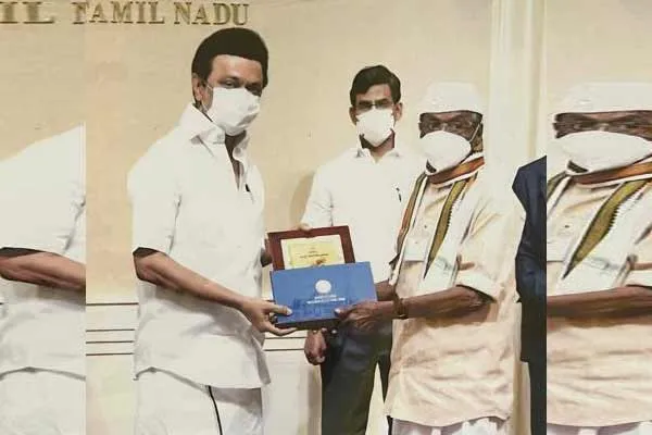 96-year-old Congress martyr makes tearful plea