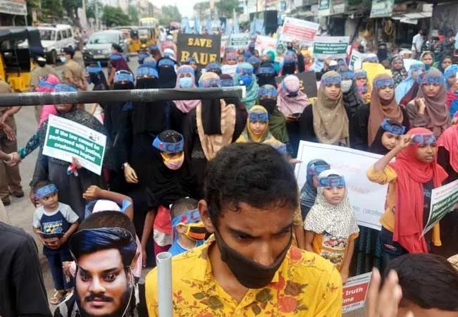 'If the law cannot be enforced through justice ...' - Islamists protest!