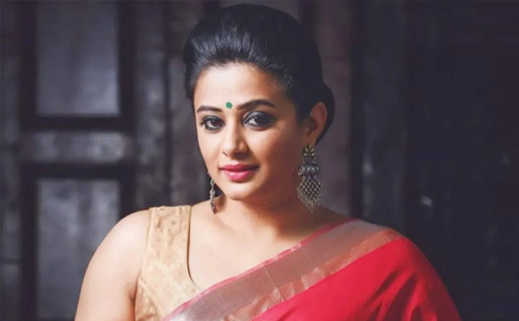  Priyamani shoots a special song with Shah Rukh Khan for Jawan