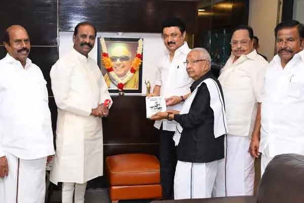 Vairamuthu tweet about Kalaingar 