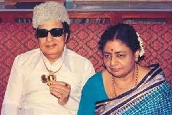 Bhuvana files bail plea in MGR  relative Vijayan case