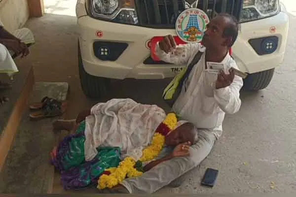 Tahsildar issues lost life certificate to living old woman