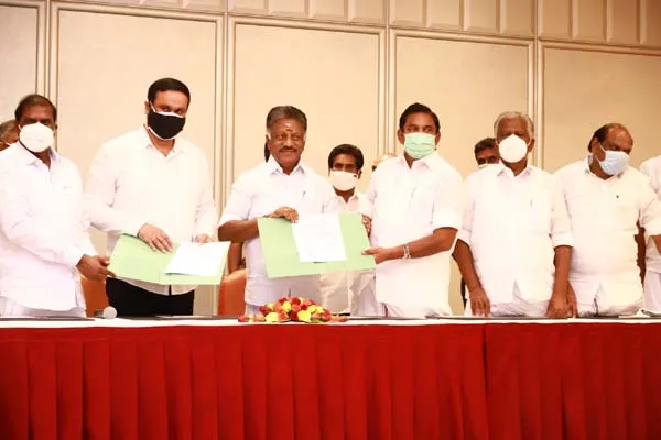  AIADMK 
