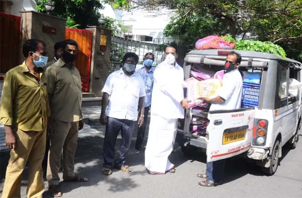 Share auto drivers - Rice for 125 families - dmk mla help