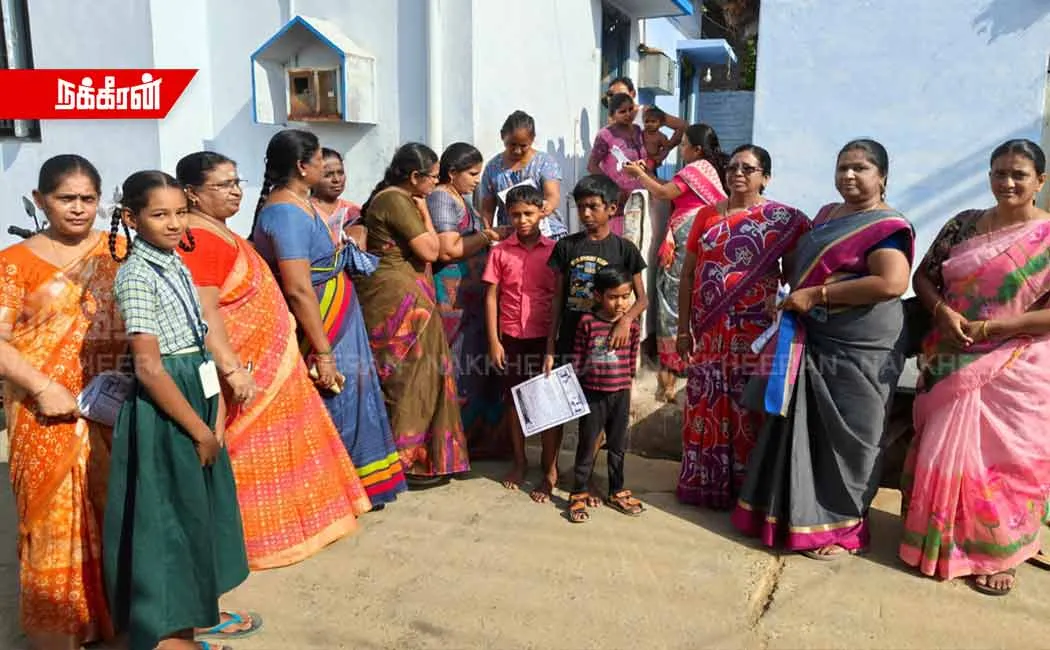 Teachers campaign to enroll students in government schools