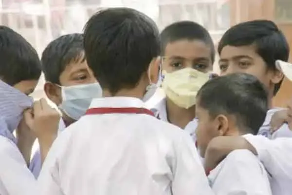  Karnataka govt says  children not to send to school if they have corona symptoms