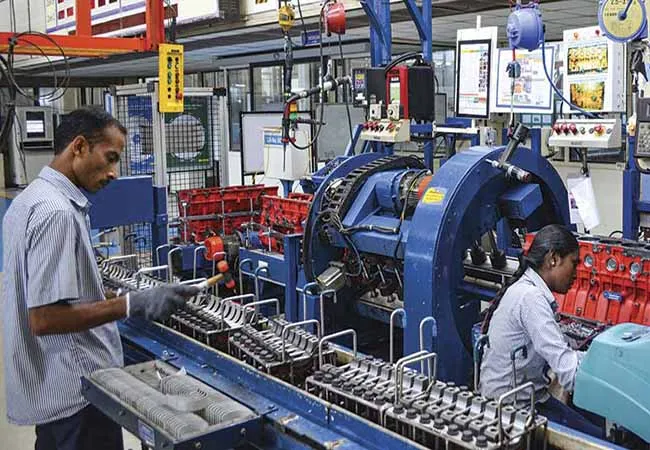 economic crisis, sales down,chennai ennore 'Ashok Leyland' announces holiday for employees!