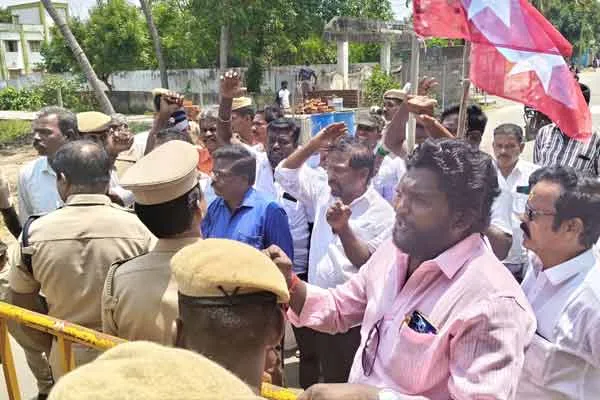  25 VKC arrested for attempting blockade Highways Department office