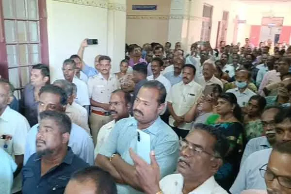 Teachers and staff of Annamalai University struggle demanding My salary