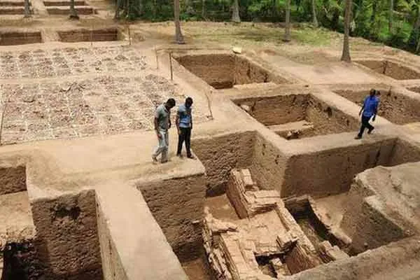 Keezhadi excavations are destroying myths  RSS Parivar says Shanmugam