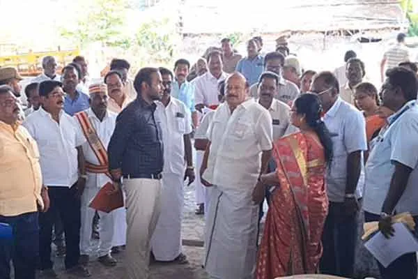 Minister launches dredging work for 207 irrigation canals!