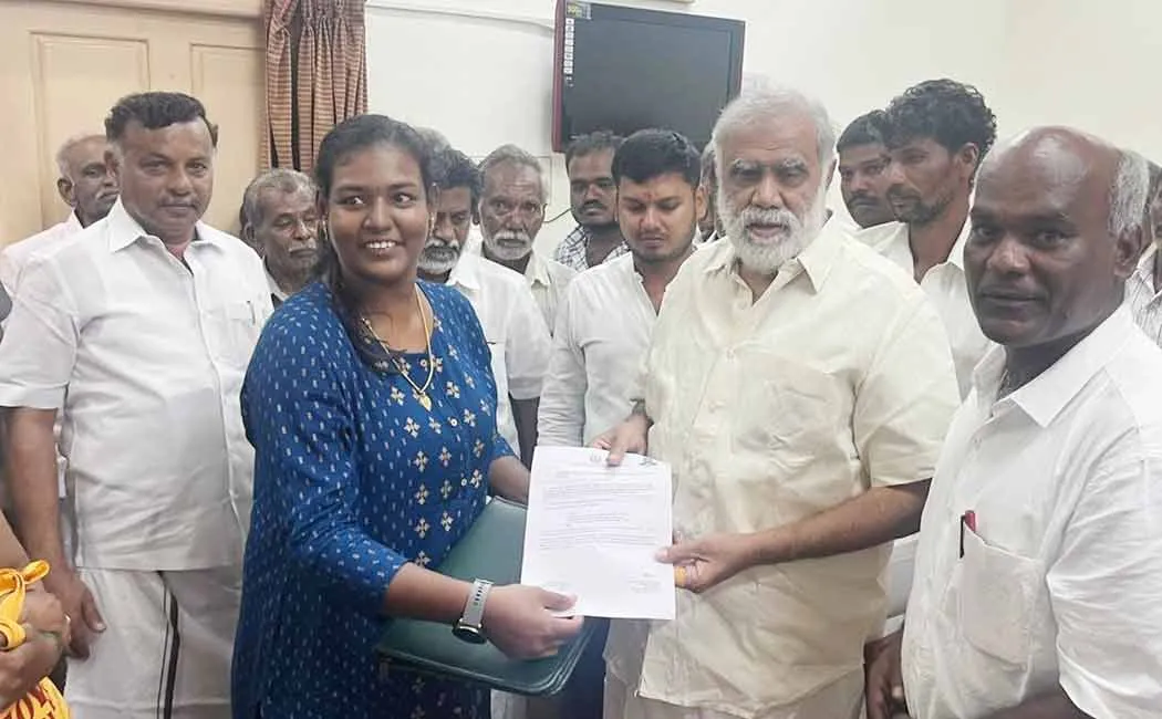 Minister I. Periyasamy congratulates those who have received govt service appointments 