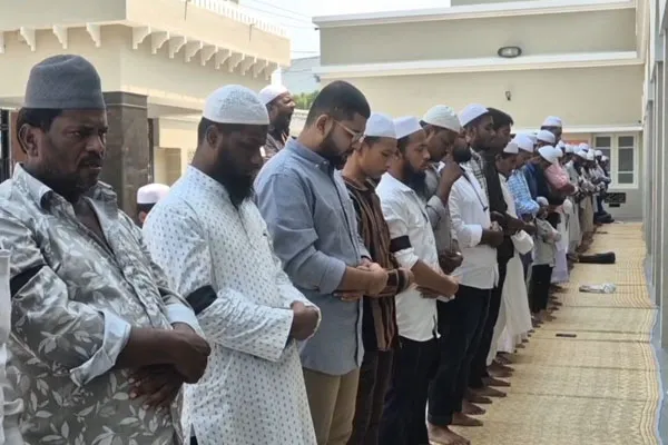 Muslims pray wearing black bands against Waqf Board Amendment Bill