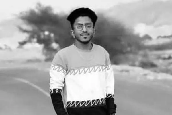 student lost  road accident while riding a two-wheeler with friend