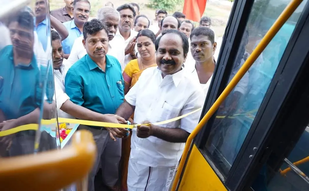 AIADMK executive expressed regret to DMK minister on public platform