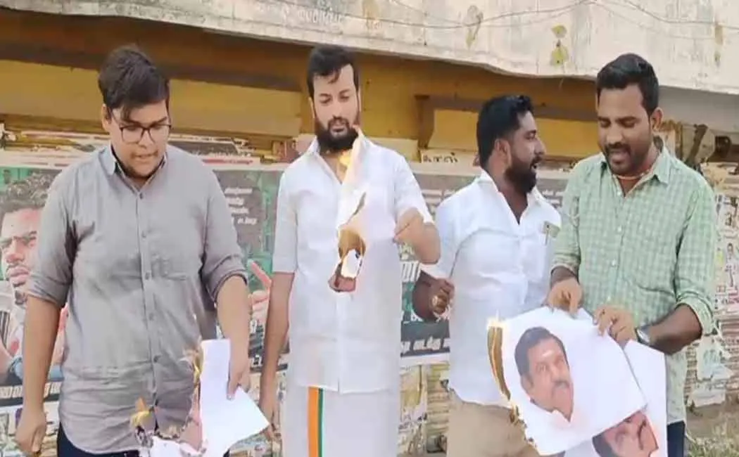 BJP burnt EPS effigy; Total conflict