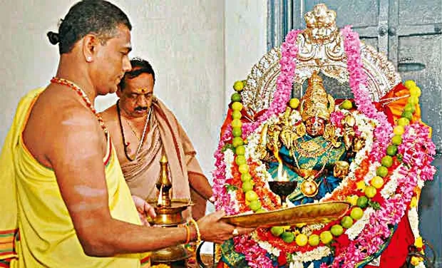 KARNATAKA TEMPLE PRIEST SUFFER
