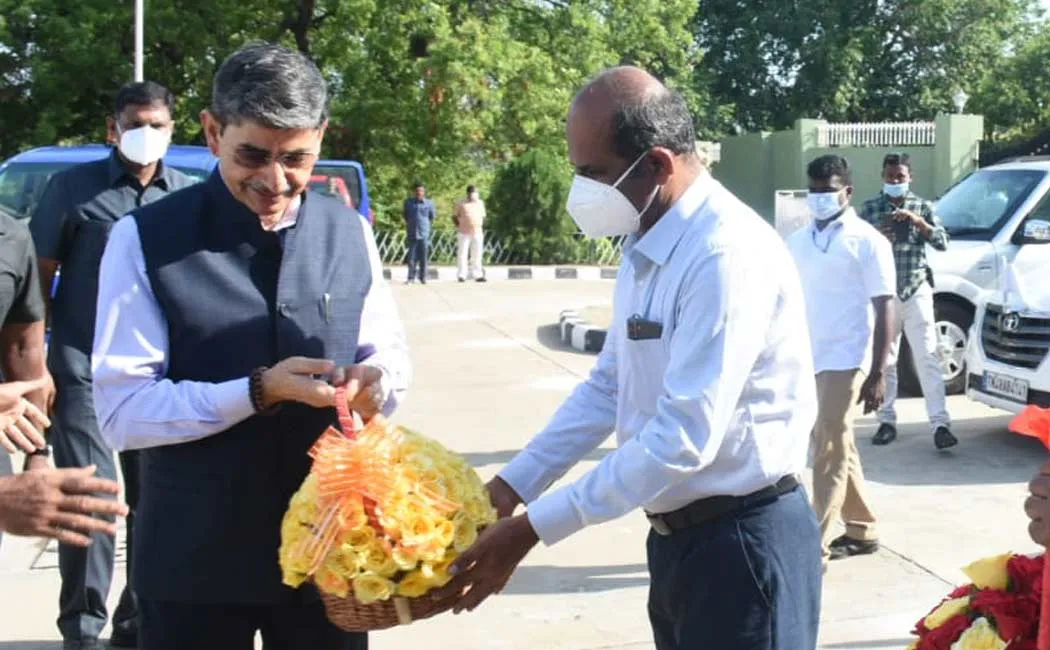 tn Governors attending central university Seminar