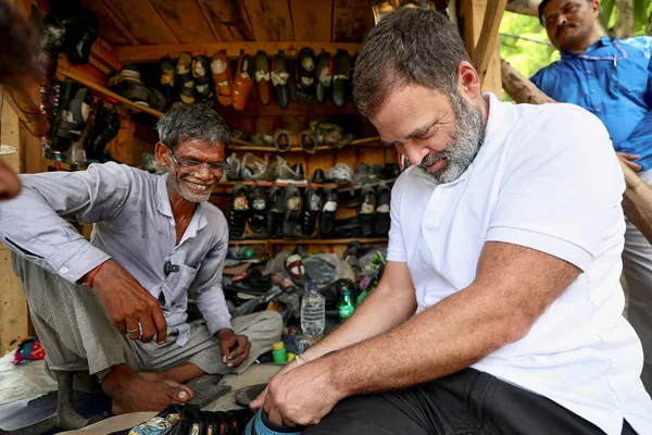Shoemaker become entrepreneur with Rahul Gandhi's help!