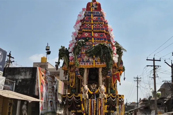 stir  broke out Vinayagar Temple tower due fireworks accident
