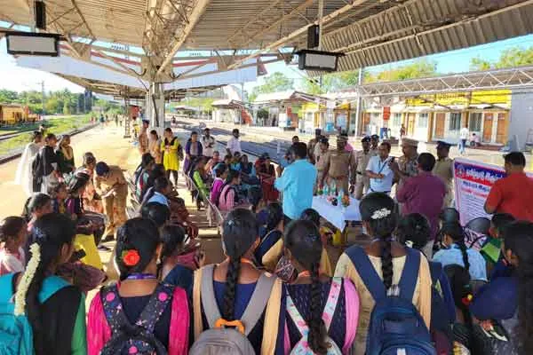 Safety awareness for female passengers at Chidambaram railway station!