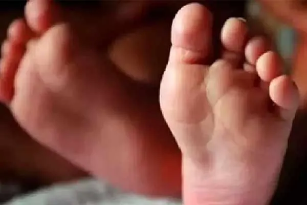 Relatives  alleging that child lost due nurses' improper treatment
