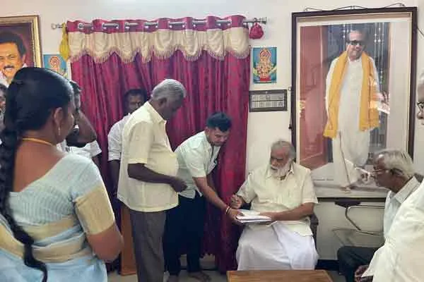 Minister I. Periyasamy said kalaignar Dream Home Project should give priority to houses 