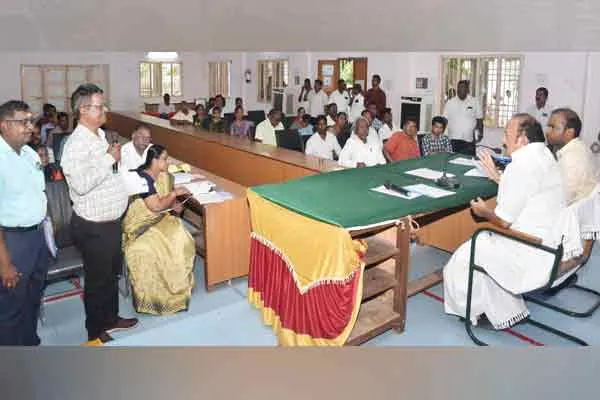 Minister mrk panneerselvam inspects water project works worth Rs 225 crore 