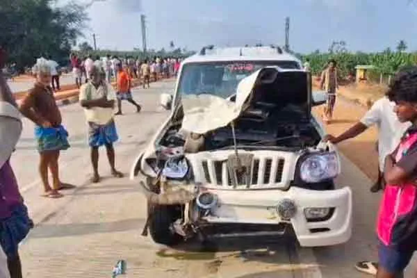 3 people including AIADMK excutive passed away car-bike collision  