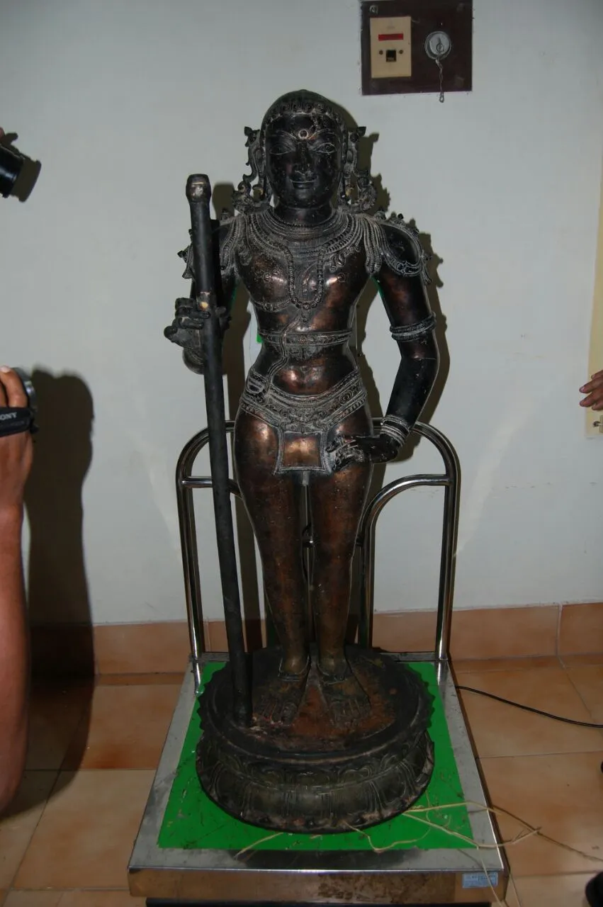 STATUE