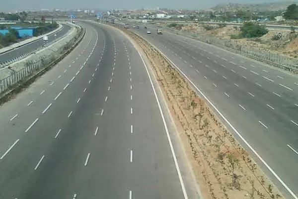 Pon.Gauthamasikamani MP's request to widen the three abandoned roads in Chennai to Salem.