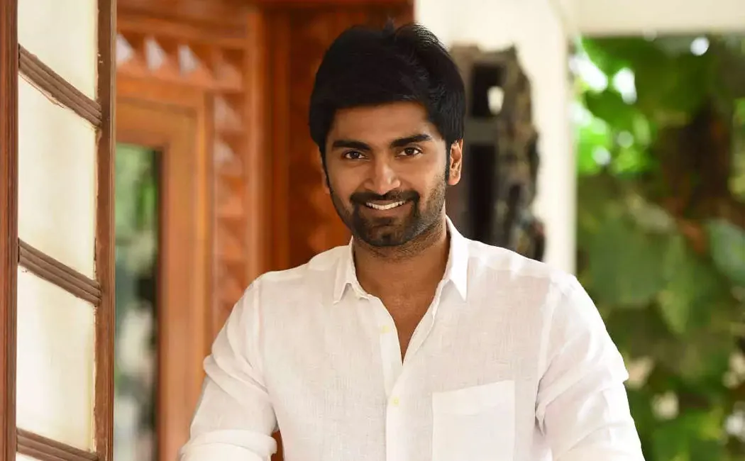 atharvaa replaced suriya in vanangaan movie 