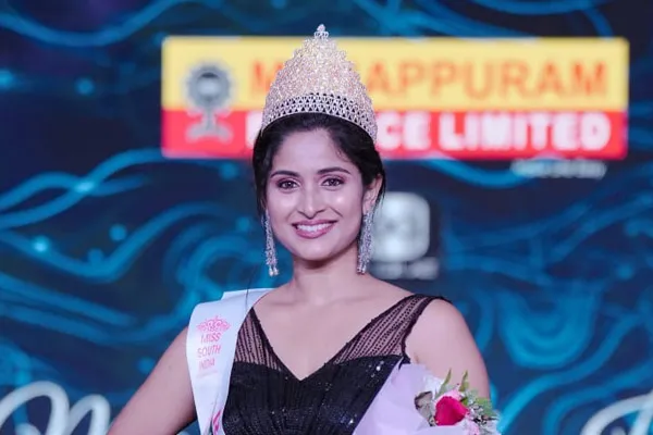 malaiyalam actress rosmine tamil debut movie update