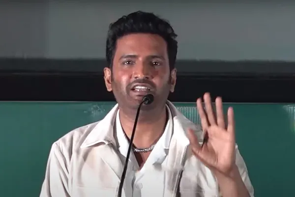 santhanam speech in vadakkupatti ramasamy movie audio launch 