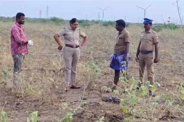 Police investigating  unidentified woman near Kayathar
