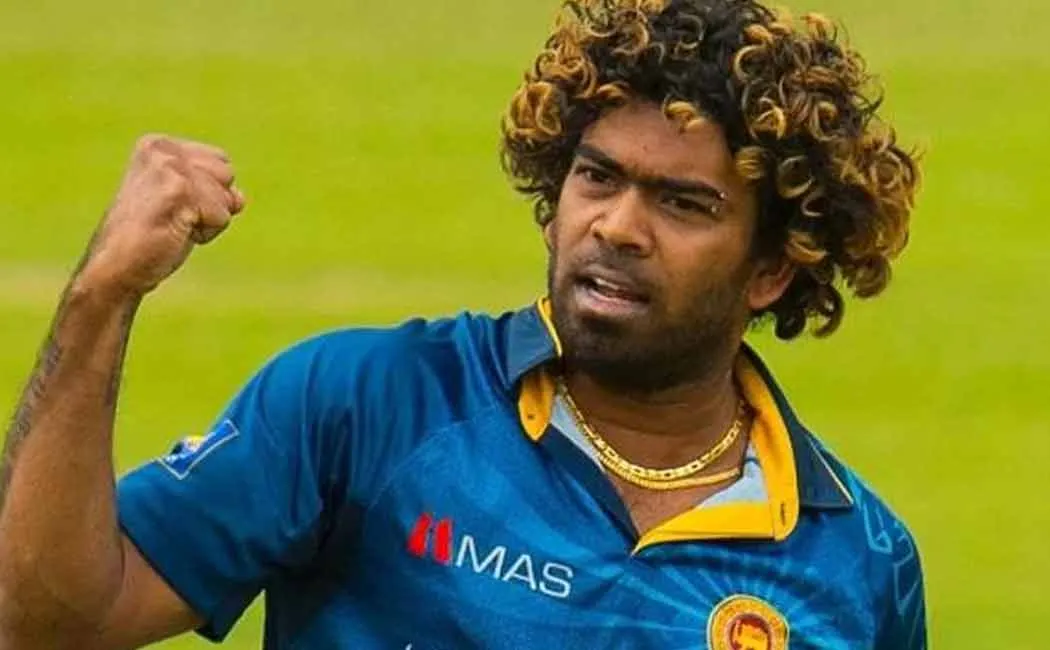 Who is Raina's pick as the best bowler in IPL?