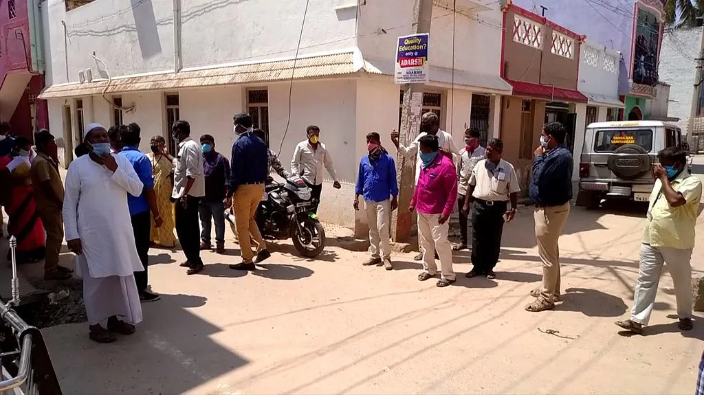  Corona Survey - Officers Surrounded as CAA Survey