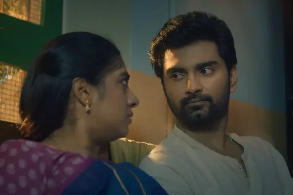 atharvaa dna movie review