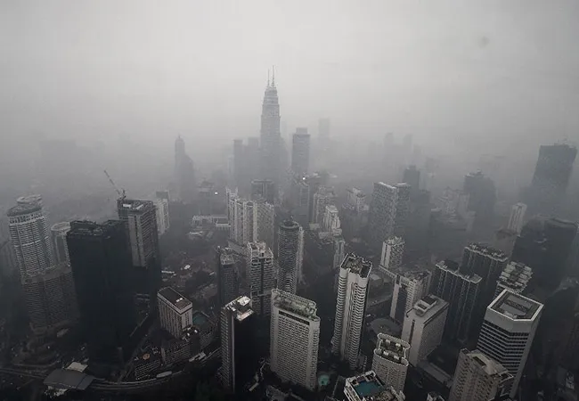 INDONESIA FOREST INCIDENT AIR POLLUTION AFFECT IN SINGAPORE 