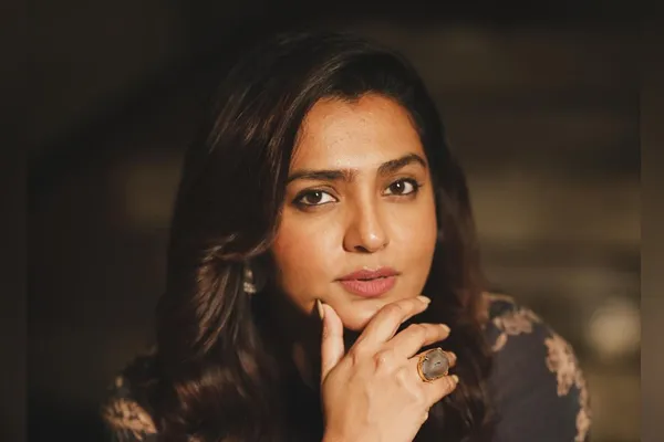 actress parvathy request to voters for election 2024