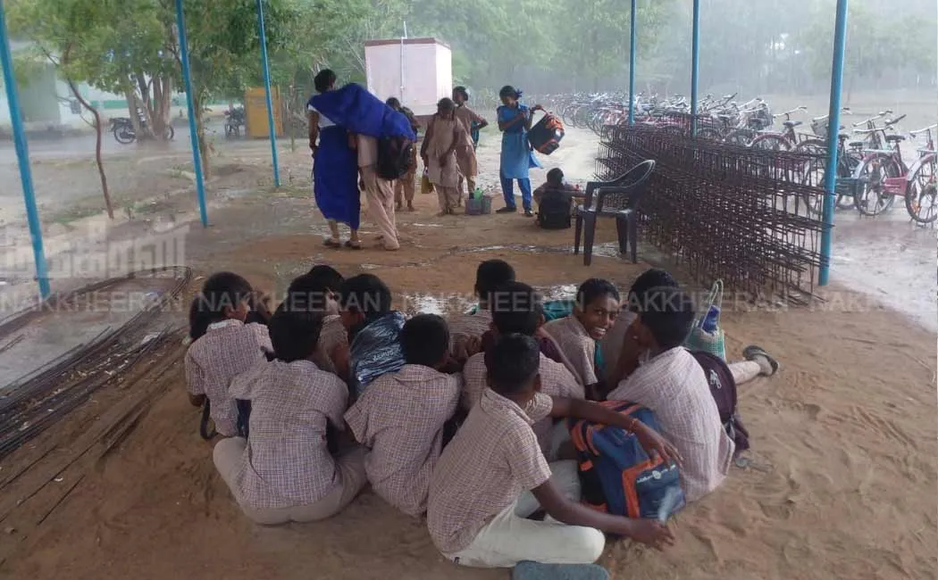 Pudukkottai government school students suffer due to lack of building