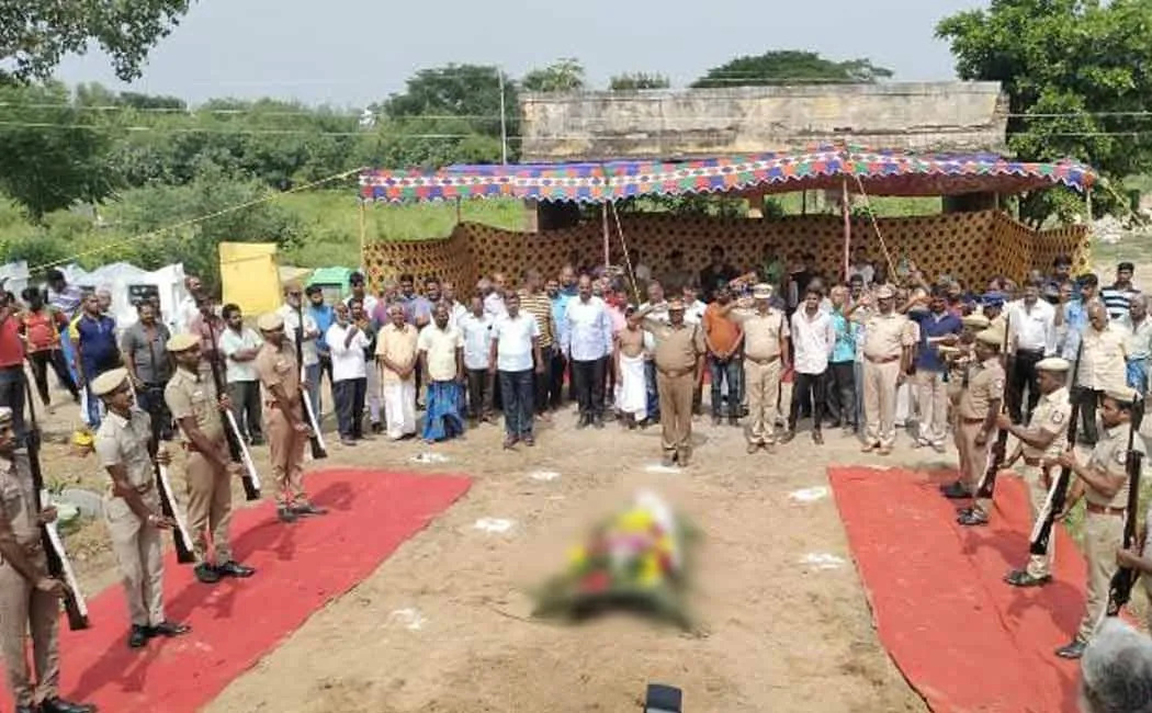 police paid homage to the head constable by firing 21 rounds