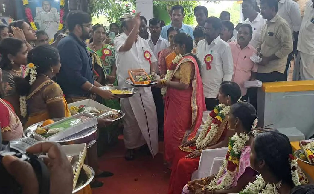 mrk panneerselvam participated in a community baby shower for 350 pregnant women
