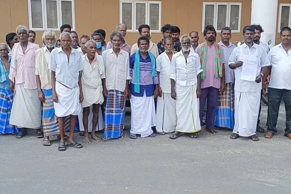 people petition Ranipet District Collector to open Tasmac in their area