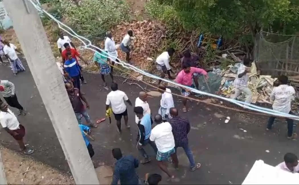 Clash between two groups of fishermen in Nagapattinam