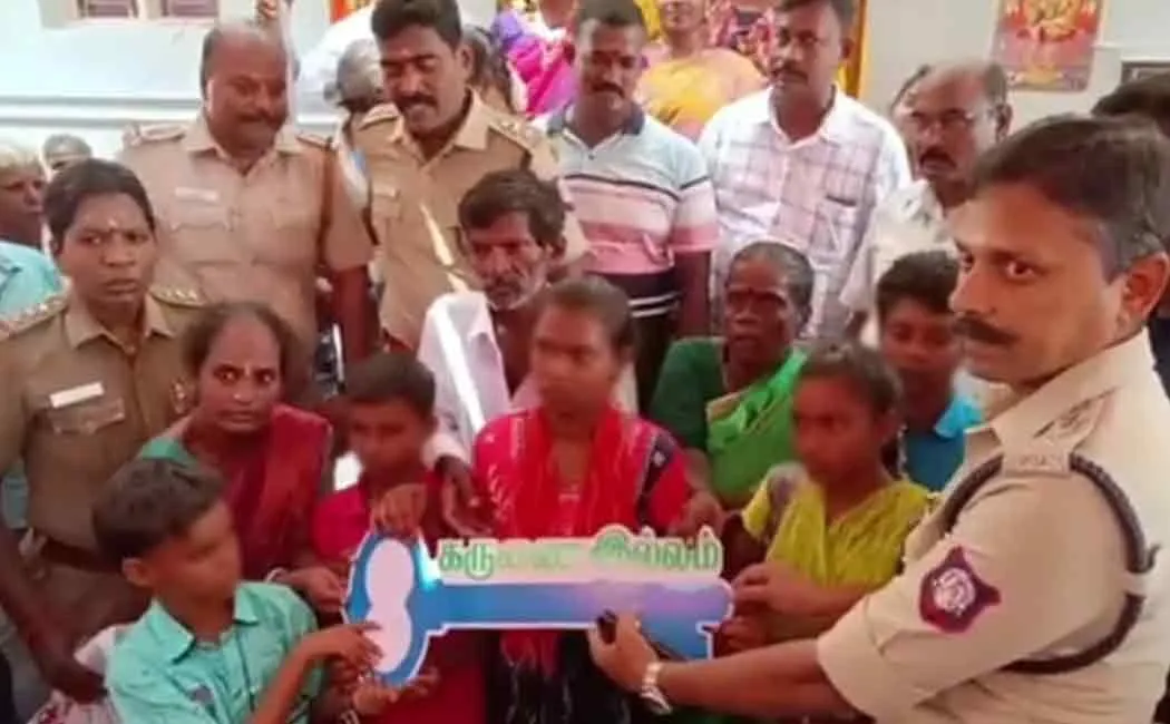  police built a house for a distressed woman with 5 children